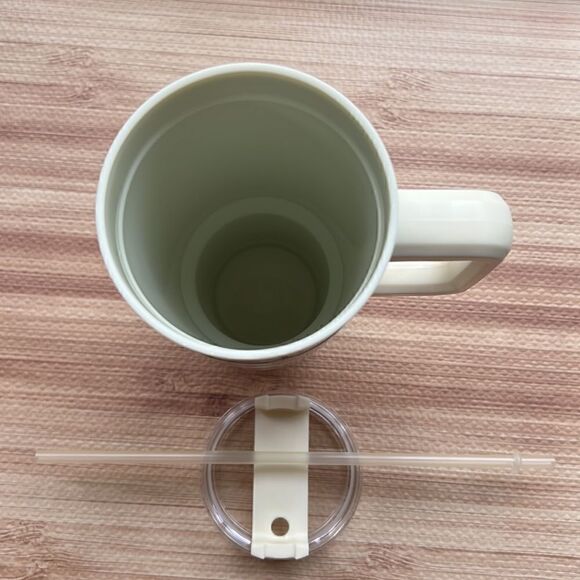 40oz hydraquench tumbler with handle in cream - Picture 11 of 12